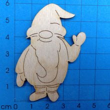 Lade das Bild in den Galerie-Viewer, Wichtel aus Holz