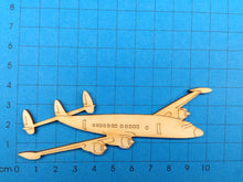 Lade das Bild in den Galerie-Viewer, Flugzeug im 60er Jahre Stil aus Holz