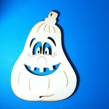 Lade das Bild in den Galerie-Viewer, Länglicher Kürbis mit lustigem Gesicht aus Holz Dekoidee Halloween, Halloween, Früchte aus Holz, Kürbis, selbstgemachte Marmelade verschenken, Dekoidee, Geschenkidee, Marmeladenglas Dekoidee, Dekoidee aus Holz, Obst aus Holz, Obst, Geschenkidee aus Holz, Marmeladenglas dekorieren, Früchte, Kürbis aus Holz, Marmeladenglas, Marmeladenglas dekorieren, Dekoidee aus Holz, Marmeladenglas, Obst aus Holz, Früchte, Geschenkidee aus Holz, Dekoidee, selbstgemachte Marmelade verschenken, Kürbis, Marmeladenglas Dekoid