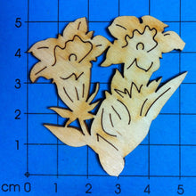 Lade das Bild in den Galerie-Viewer, Enzian aus Holz