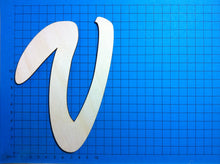 Lade das Bild in den Galerie-Viewer, Buchstaben in Schreibschrift 15cm aus Holz