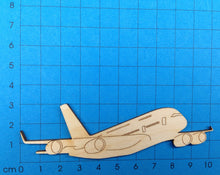 Lade das Bild in den Galerie-Viewer, Flugzeug Airliner modern aus Holz