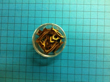 Lade das Bild in den Galerie-Viewer, Fische mit Ausschnitt aus Holz