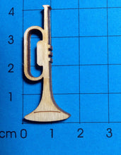 Lade das Bild in den Galerie-Viewer, Trompete aus Holz
