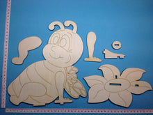 Lade das Bild in den Galerie-Viewer, Biene als Standfigur ca. 30cm aus Holz Bastelidee Biene, Bienen malen, Bienenhaus, mit Kindern dekorieren, Bienenzubehör, Bienenkorb, Frühjahrsdekoration, Bienenstock, Frühjahrsdekoration Biene, Bastelidee Biene, BIH 5330SB