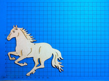 Lade das Bild in den Galerie-Viewer, springendes Pferd aus Holz