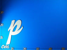 Lade das Bild in den Galerie-Viewer, Buchstaben in Schreibschrift 20cm aus Holz