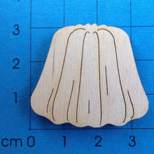 Lade das Bild in den Galerie-Viewer, Gugelhupf aus Holz