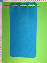 Lade das Bild in den Galerie-Viewer, Türschal aus Filz kurz Schild für Haustür, Bastelidee Türschal, Spruchschild, Türschal Bastelset, Bastelidee Filzschal, Türdeko basteln, Türschal basteln, Türdekoration, Filzschal basteln, Filzschal Bastelset, Türschal Filz, Bastelidee für die Tür, Dekoschild Filz, Wandtafel Filz, TSF 3229