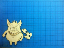 Lade das Bild in den Galerie-Viewer, Monster "Minzi" als Standfigur aus Holz