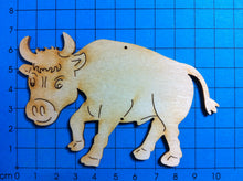 Lade das Bild in den Galerie-Viewer, Stier aus Holz