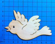Lade das Bild in den Galerie-Viewer, Kleiner fliegender Vogel aus Holz, ohne Loch Bastelbedarf aus Holz, Holz bemalen Frühjahr Sommer, Frühjahrsbasteln, Basteln mit Kindern Frühling Sommer, Vögel bemalen, Vögel basteln, Bastelideen Frühjahr Sommer, Bastelideen Kinder, Holz bemalen Frühjahr Sommer, Bastelset aus Holz, Basteln mit Kindern, Bastelset, Basteln für Frühjahr Sommer, Basteln mit Holz für Kinder,  Vögel basteln, Bastelset aus Holz, Holz bemalen Frühjahr Sommer, Bastelbedarf aus Holz, Bastelset, Vögel bemalen, Holz bemalen Frühjahr So