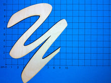 Lade das Bild in den Galerie-Viewer, Buchstaben in Schreibschrift 10cm aus Holz