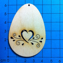 Lade das Bild in den Galerie-Viewer, Osterei/Ei mit Herzranke aus Holz Ostergeschenk selber basteln, Ostereier, Bastelideen für Ostern, Osterdekoration aus Holz gestalten, basteln mit Kindern, Osterbasteln mit Kindern einfach, Basteln für Osterdeko, Osterei, Osterdeko selbst gestalten, Osterbasteln einfach mit Kindern, Basteln zu Ostern mit Kindern, Eier, Ei, EIH 7106