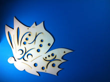Lade das Bild in den Galerie-Viewer, Schmetterling seitlich Türschild aus Holz