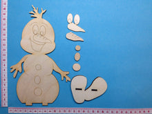 Lade das Bild in den Galerie-Viewer, Schneemann "Snowy" als Standfigur aus Holz