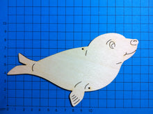 Lade das Bild in den Galerie-Viewer, Robben aus Holz