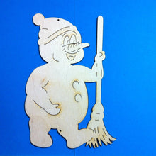 Lade das Bild in den Galerie-Viewer, Schneemann mit Mütze und Besen aus Holz Schneemann malen, Bastelidee Winter, Geschenkidee für Weihnachten, Schneemann aus Holz gestalten, Weihnachtsdeko gestalten, Weihnachtsdekoration, Schneemann aus Holz basteln, Schneemann basteln Weihnachten, Weihnachtsbasteln, basteln mit Kindern im Winter, basteln mit Holz, Winterdeko selbst gestalten, Schneemann aus Holz gestalten, Weihnachtsdekoration, Schneemann basteln Weihnachten, Schneemann aus Holz basteln, basteln mit Kindern im Winter, Weihnachtsbasteln, Sc