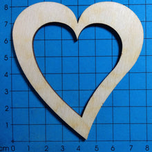 Lade das Bild in den Galerie-Viewer, Rahmen als Herzform aus Holz