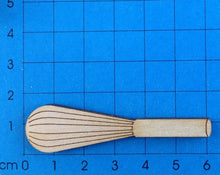 Lade das Bild in den Galerie-Viewer, Schneebesen aus Holz