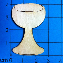 Lade das Bild in den Galerie-Viewer, Weinkelch aus Holz