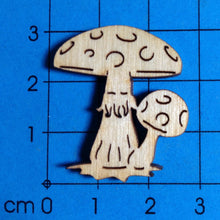 Lade das Bild in den Galerie-Viewer, Fliegenpilz mit Kind aus Holz