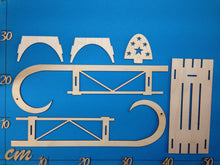 Lade das Bild in den Galerie-Viewer, Schlitten Bausatz aus Holz Geschenkidee für Weihnachten, Bastelidee Winter, Weihnachtsdeko gestalten, Winterdeko selbst gestalten, Weihnachtsbasteln, Schlitten basteln Weihnachten, Schlitten aus Holz basteln, Schlitten malen, Deko mit Schlitten aus Holz gestalten, basteln mit Kindern im Winter, basteln mit Holz, Weihnachtsdekoration, Weihnachtsdekoration, Geschenkidee für Weihnachten, Weihnachtsbasteln, Schlitten basteln Weihnachten, basteln mit Holz, Bastelidee Winter, Deko mit Schlitten aus Holz gestalt