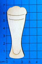 Lade das Bild in den Galerie-Viewer, Weizenglas aus Holz Oktoberfestdeko, Holzteilechen, Geschenk zum Geburtstag, Basteln mit Holzteilen, Deco für Gartenparty, Dirnd Trachtenhut aus Holz, Streuteile Holz, Streuteile diy, Maßkrug aus Holz, Lederhose aus Holz, Tischdeko selber machen, Basteln mit Holz, Kleine Holzteile, Holzteile zum Selbstgestalten, Einladungskarten basteln, Streuteile basteln, Karte zum Geburtstag basteln, Basteln mit Kindern, Deco Bierfeste, Holzteile bemalen,  Geschenk zum Geburtstag, Holzteile bemalen, Lederhose aus Holz,