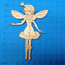 Lade das Bild in den Galerie-Viewer, Winterelfe mit Mütze aus Holz