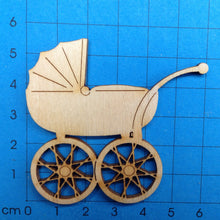 Lade das Bild in den Galerie-Viewer, Kinderwagen aus Holz