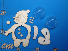 Lade das Bild in den Galerie-Viewer, Schneemann "Eisy" aus Holz mit Acrylkugelbauch zum Beleuchten