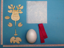 Lade das Bild in den Galerie-Viewer, Rentierdame "Elli" aus Holz und Styropor