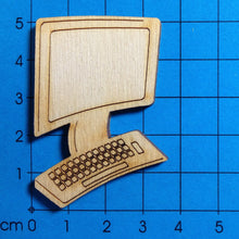 Lade das Bild in den Galerie-Viewer, 5cm Computer aus Holz, Jahresdeko malen, Bürodeko, Dekoidee Büro, Bastelidee für Kinder, Holzteile bemalen, Bastelideen Kinder , Bastelbedarf aus Holz, Dekoidee Arbeitsplatz, Basteln mit Kindern, Basteln mit Holz für Kinder, Elektrogeräte aus Holz, Basteln mit Holzteilen, Kleine Holzteile, Elektrogeräte aus Holz, Bastelidee für Kinder, Holzteile bemalen, Jahresdeko malen, Basteln mit Holz für Kinder, Computer aus Holz, Basteln mit Kindern, Basteln mit Holzteilen, Bastelideen Kinder , Bürodeko, Bastelbedar