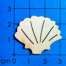 Lade das Bild in den Galerie-Viewer, Jakobsmuschel aus Holz
