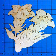 Lade das Bild in den Galerie-Viewer, Enzian aus Holz