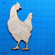 Lade das Bild in den Galerie-Viewer, Henne aus Holz