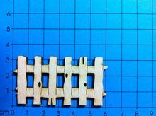 Lade das Bild in den Galerie-Viewer, Zaun mit und ohne Ständer aus Holz