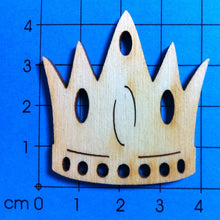 Lade das Bild in den Galerie-Viewer, Prinzessinnenkrone aus Holz