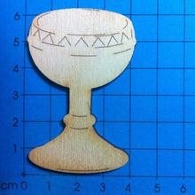 Lade das Bild in den Galerie-Viewer, Kelch ohne Hostie aus Holz