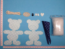 Lade das Bild in den Galerie-Viewer, Teddy aus Filz zum Nähen