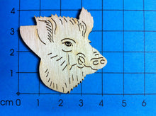 Lade das Bild in den Galerie-Viewer, Wildschweinkopf aus Holz