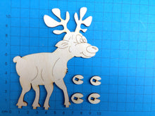 Lade das Bild in den Galerie-Viewer, Elch mit Hufen aus Holz zum Hinstellen