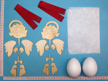 Lade das Bild in den Galerie-Viewer, Dicker Engel aus Holz und Styropor