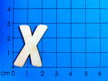 Lade das Bild in den Galerie-Viewer, Buchstaben in 2,8cm aus Holz