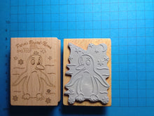 Lade das Bild in den Galerie-Viewer, Stempel "Pinguin im Eismeer" 7 cm Stempelideen, Stempel mit Holzgriff, Stempeln, Stempel für Holz, Stempel für scrapbooking, Stempel für Kartengestaltung, Stempel für Kinder, Stempel für Geschenke, Pinguin Stempel, Stempel für Hochzeit, SPG 7207