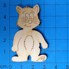 Lade das Bild in den Galerie-Viewer, Katze stehend aus Holz