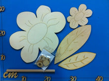 Lade das Bild in den Galerie-Viewer, Butterblume als Leibgarde für Kantholz aus Holz Blumen aus Holz, Blumen zum Basteln, Blumen zum Gestalten, Blumen zum Geburtstag, Streuteil Blume, Blumen zum Bemalen, Blumen zum Dekorieren, Blumen für Gartendeko, Blume mit Muster, Streuteil Blume, Blumen zum Dekorieren, Blume mit Muster, Blumen für Gartendeko, Blumen aus Holz, Blumen zum Bemalen, Blumen zum Basteln, Blumen zum Gestalten, Blumen zum Geburtstag, BLL 5624SB