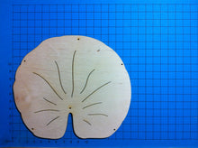 Lade das Bild in den Galerie-Viewer, Seerosenblatt aus Holz