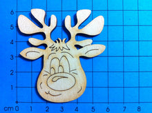 Lade das Bild in den Galerie-Viewer, Rentierkopf aus Holz