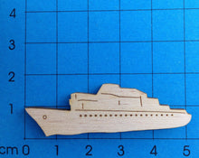 Lade das Bild in den Galerie-Viewer, Kreuzfahrtschiff aus Holz